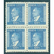 R-437A - 1942 - FILIGRAMA CRUZ DE CRISTO (M) HORIZONTAL - COM TRAÇOS - QUADRA - NOVA - GOMADA - RHM R$ 1.200,00 (240 UFS X R$ 5,00)