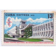 CUBA - 1975 - MINT - CIÊNCIA 10º ANIVERSÁRIO DO CENTRO DE PESQUISAS CIENTÍFICAS - EDIFÍCIO SEDE E EMBLEMA - YT-1859